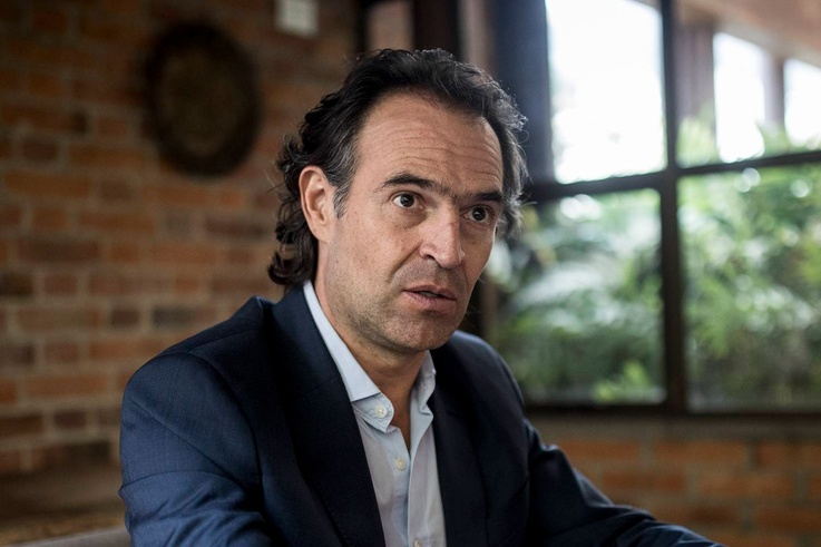 Denunció que Gobierno Petro asfixia la salud