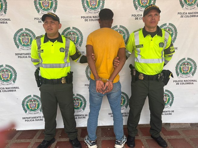 Cayó en manos de la policía, tenía una orden de captura