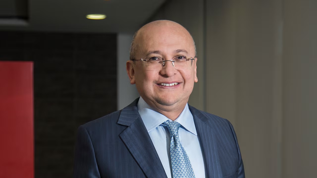 Montealegre, de contratista a ministro