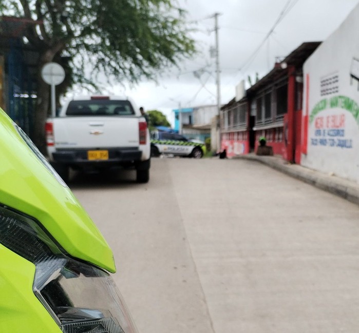 Departía en un billar cuando le dispararon