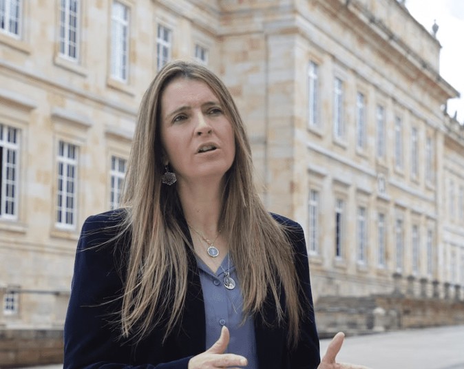 Paloma Valencia suspende indefinidamente su campaña
