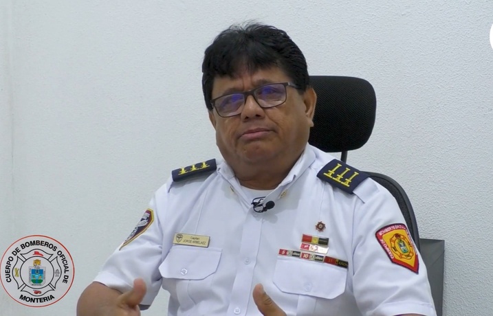 ¿Quién apaga el incendio en el Cuerpo de Bomberos?