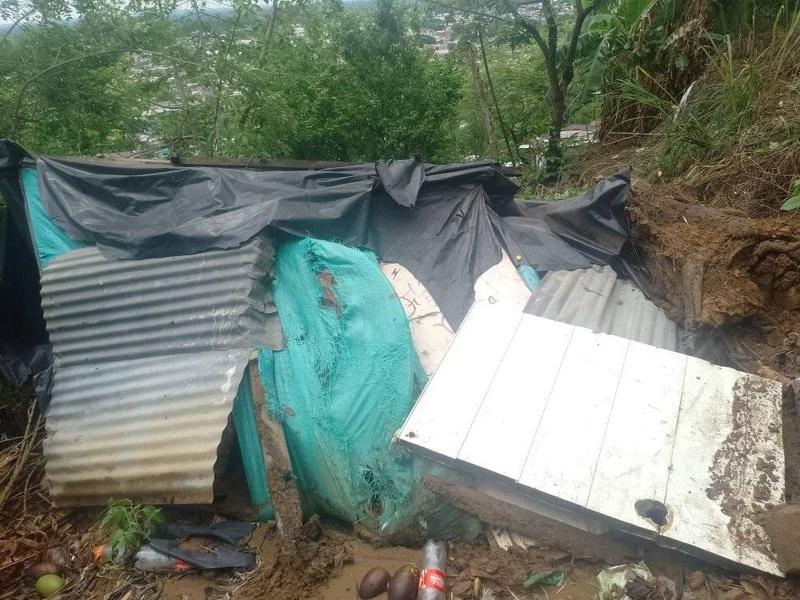 Familias en riesgo por deslizamientos en el Cerro