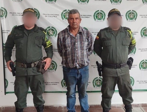 Le habría ofrecido plata a policías