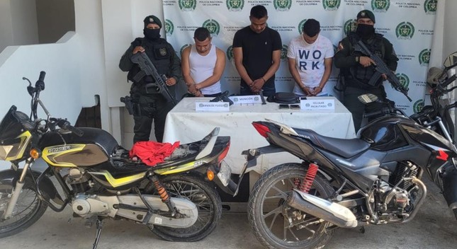 Robando y armados