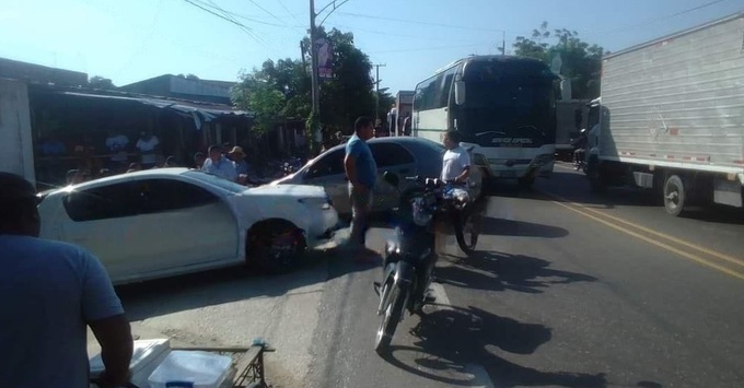 Se chocaron por imprudencia