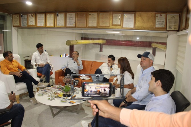 Conservadores de nuevo unidos