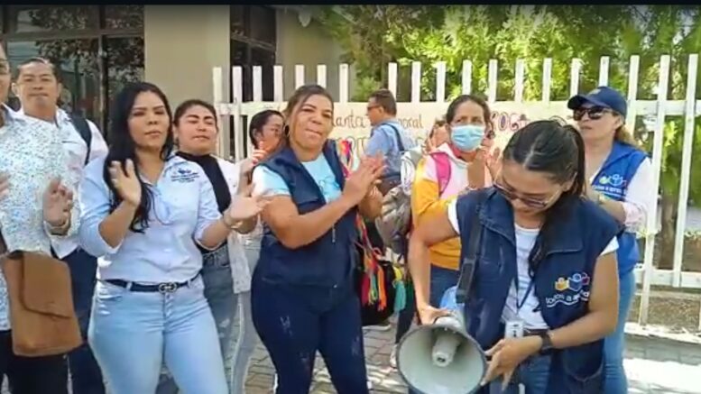 Quitaron 20 docentes sin consultar