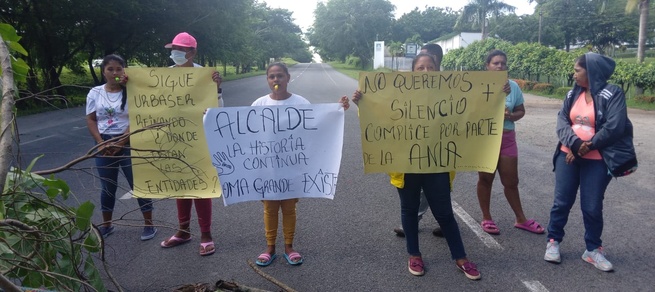 ¡Vuelve y juega! Loma Grande de nuevo bloqueó