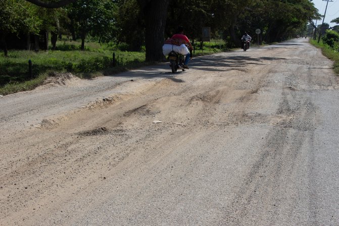 Cuestionan nueva licitación en vía San Bernardo - Lorica