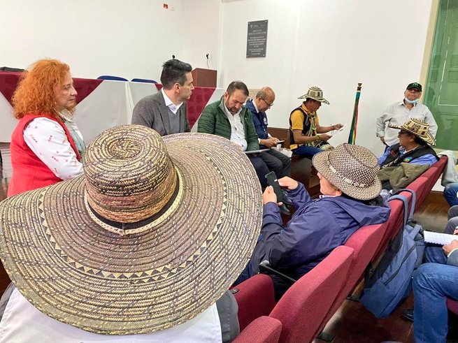Convite y Gobierno con pocos acuerdos