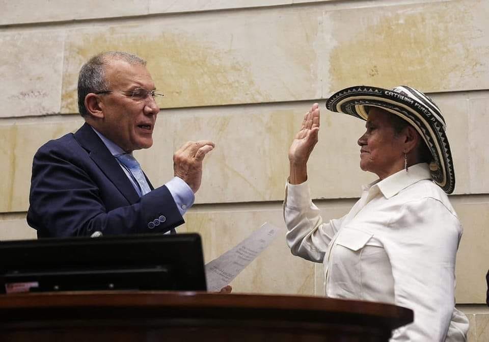 Sucreña Catalina Pérez se posesionó como Senadora