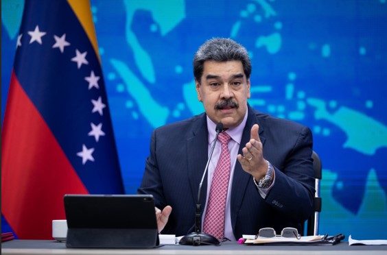 Maduro busca 'zafarse' de acuerdos en México