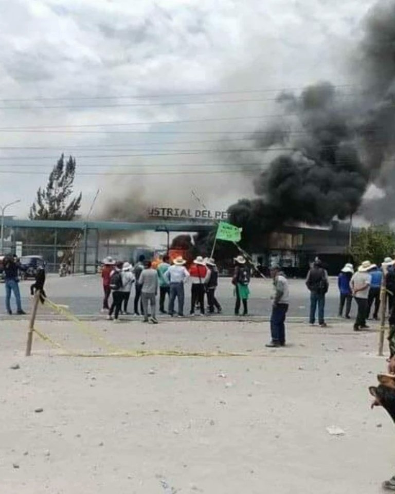 Dos fallecidos en manifestaciones: se agudiza la crisis política en Perú