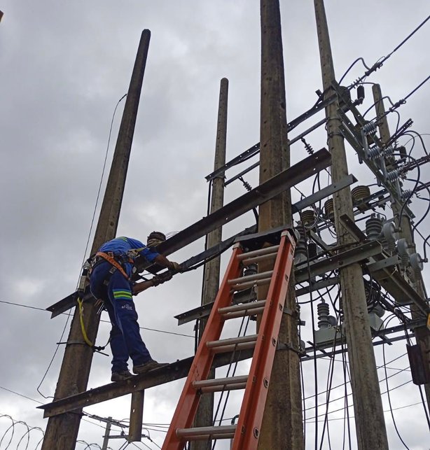 Continúan los trabajos en la subestación Bocas de Uré