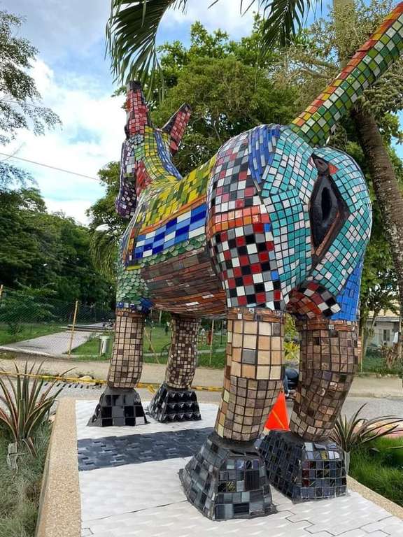 Alcalde ordenó desmontar monumento de la burra