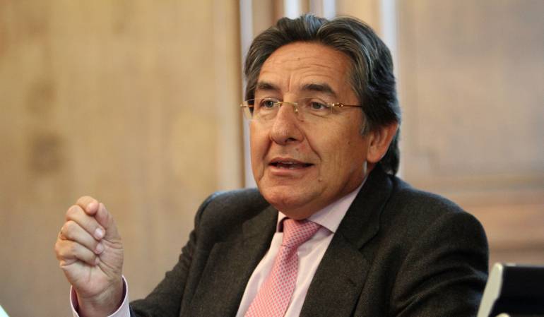 “Tengo pruebas sobre la estrecha relación entre Álvaro Leyva y Farc”: Exfiscal Martínez