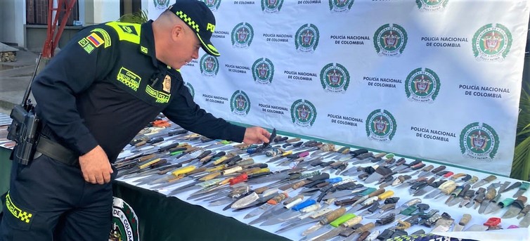Sacan 650 armas blancas de las calles