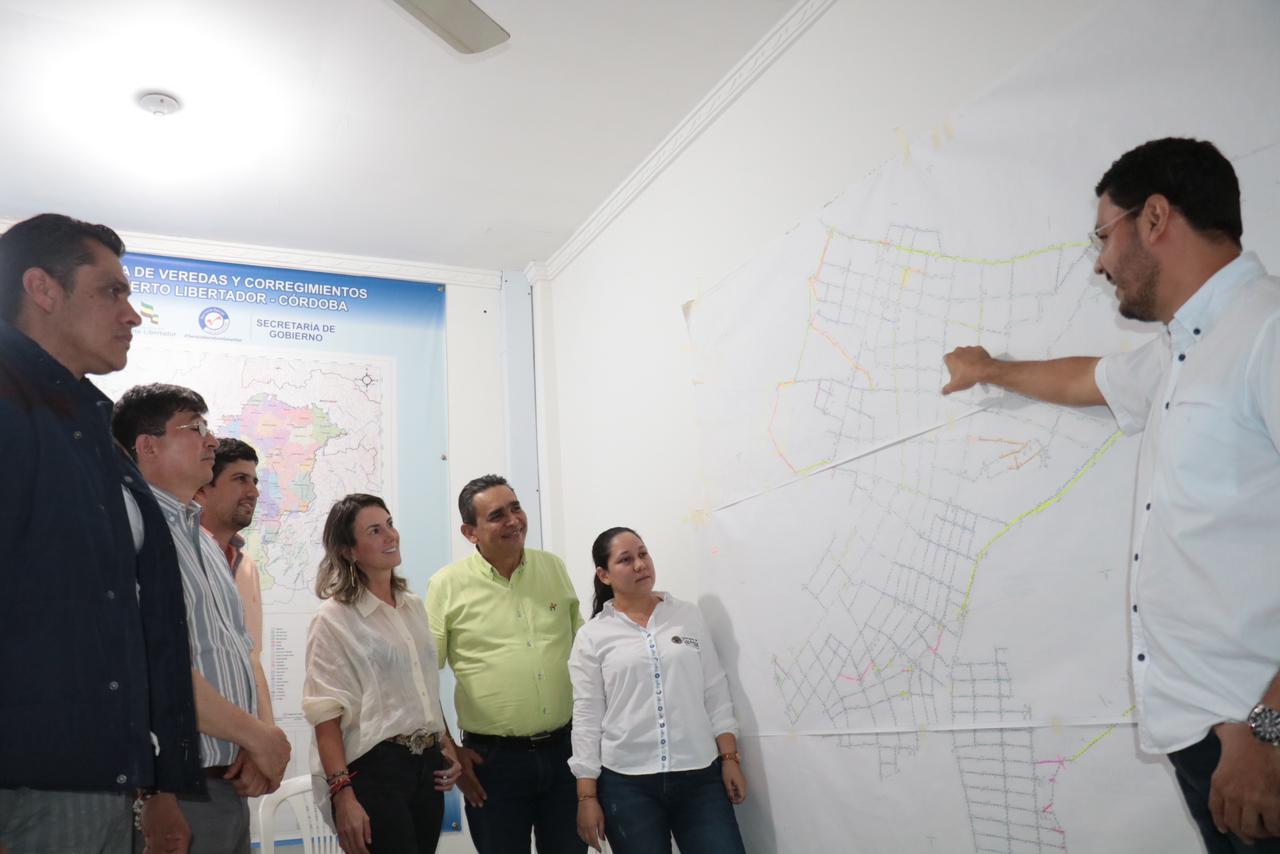 Inspeccionan obras en Puerto Libertador