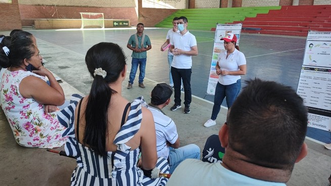 Comunidades se informan sobre el dengue