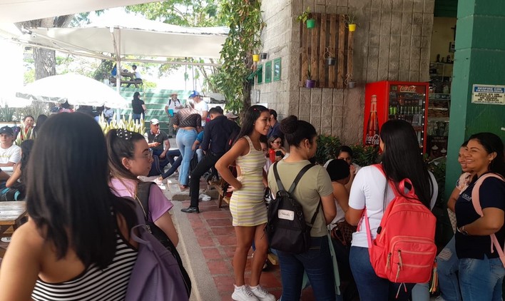 Estudiantes protestan contra directivas de Cecar