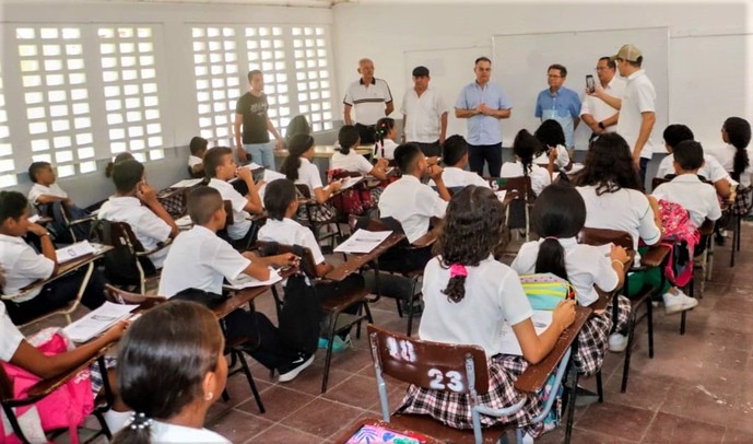 Una mano a la infraestructura educativa