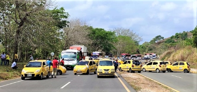 Taxistas de Sincelejo esperan que el Ministro de Transporte los escuche