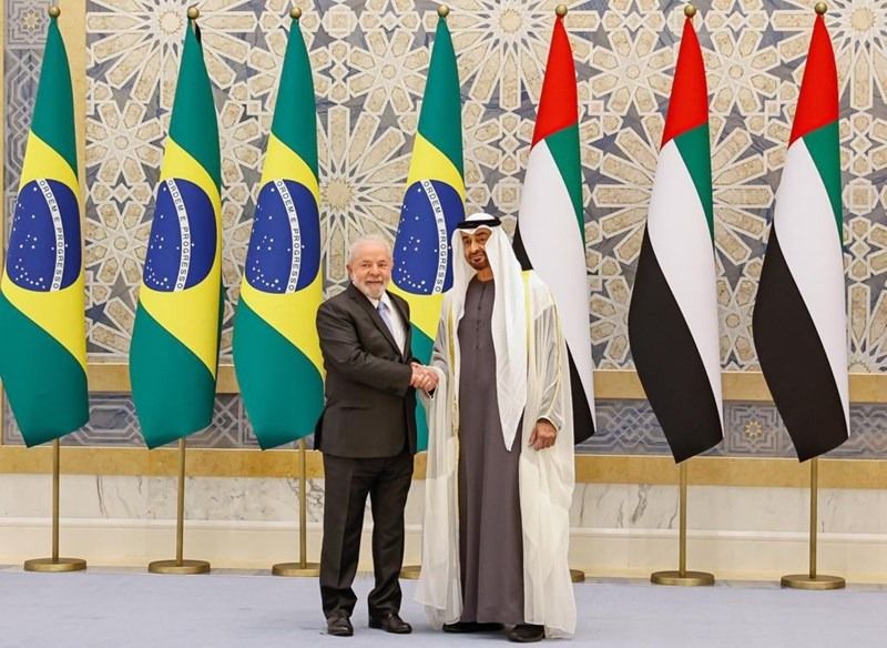 Lula llega a Emiratos Árabes