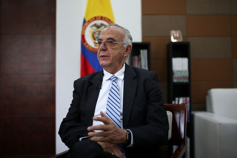 Cámara hundió moción de censura contra ministro de Defensa
