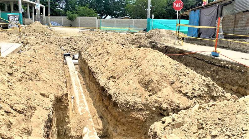 Sesenta barrios en el norte, sin agua por empalme de redes del Par Vial San Carlos