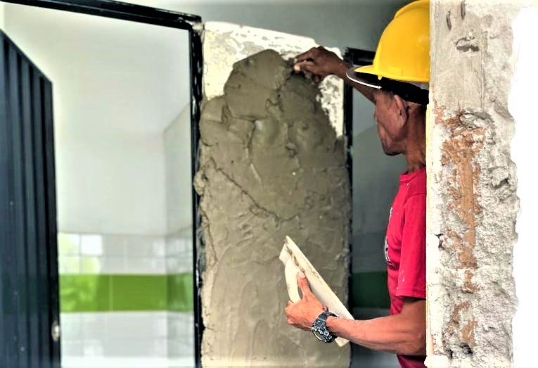 Le dieron una mano al colegio del barrio Mano de Dios