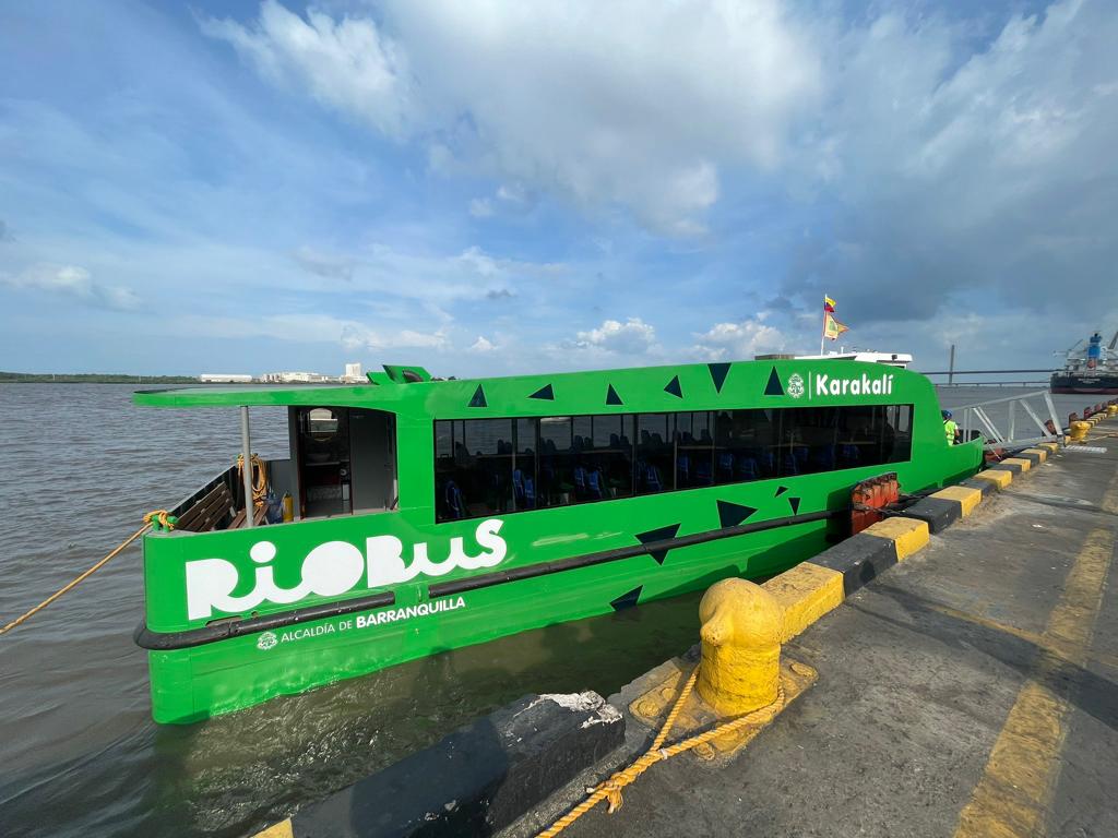 Llegó a Barranquilla el primer ‘Río Bus’ que navegará por el río Magdalena