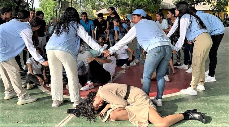 Un laboratorio que saca a los jóvenes de la delincuencia