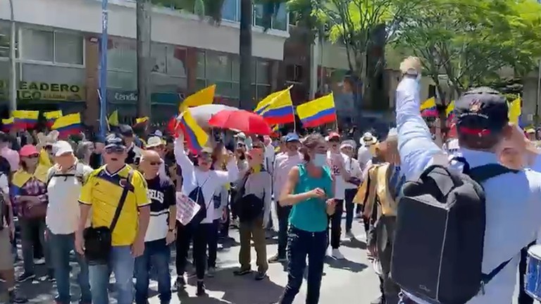 Reservas del Ejército y la Policía protestan en contra del Gobierno Petro