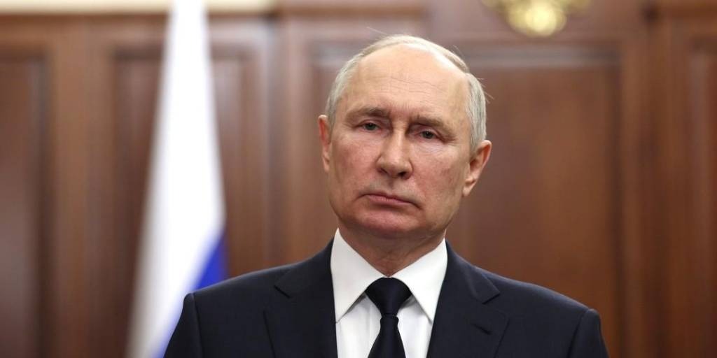 Les ofrece sumarse al ejército ruso