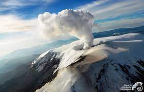 Cráter del volcán Nevado del Ruiz ha superado lo 500 °C 