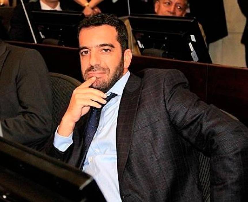 Arturo Char renunció a su curul en el Senado