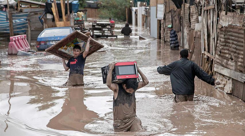 Mueren siete personas por inundaciones en Perú