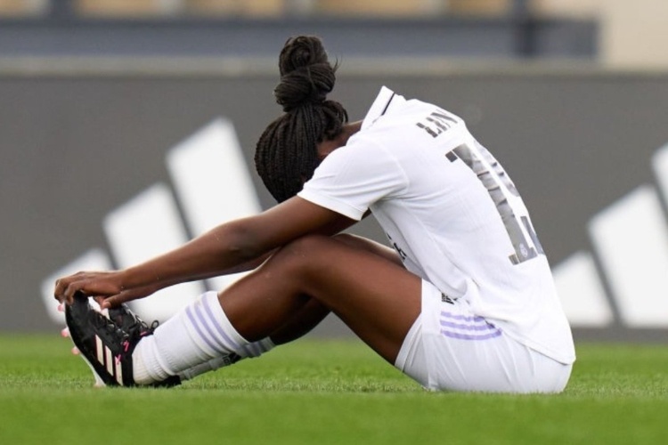 Preocupación: Linda Caicedo se retira lesionada entre lágrimas