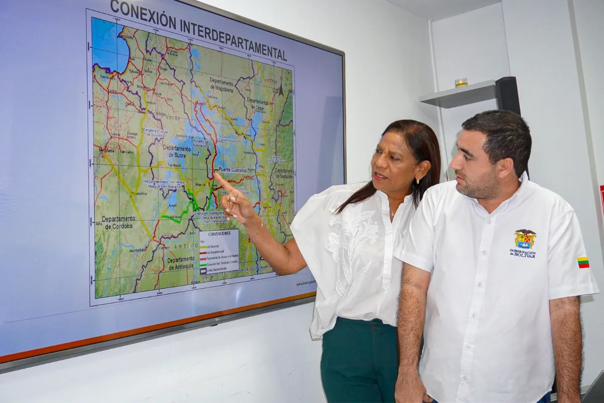 Analizan diseños y avances del proyecto del puente Las Mujeres, de Guaranda