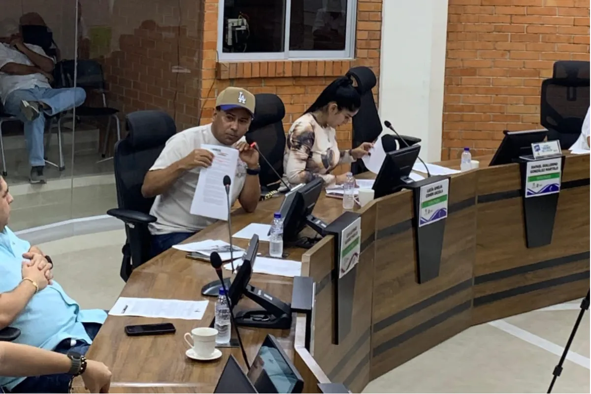 'Fotomultas móviles serían ilegales, no están en la ANSV'