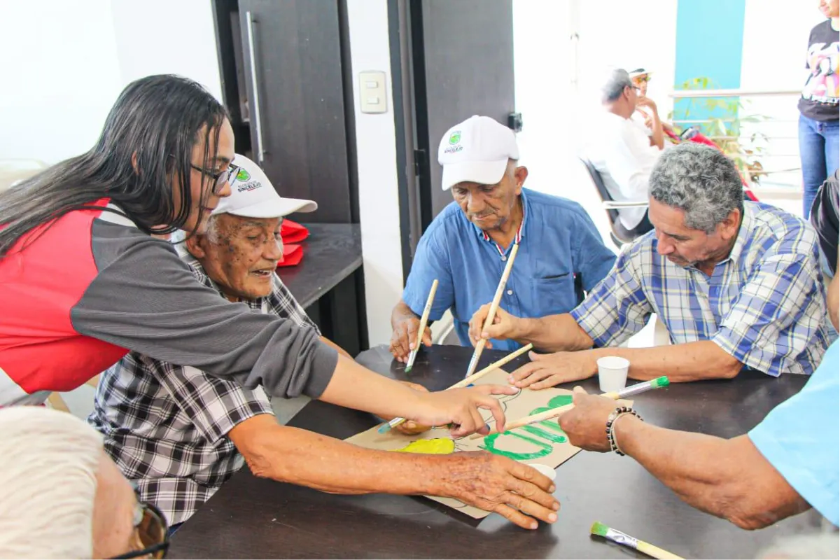 Veolia fortalece la creatividad ambiental junto a adultos mayores