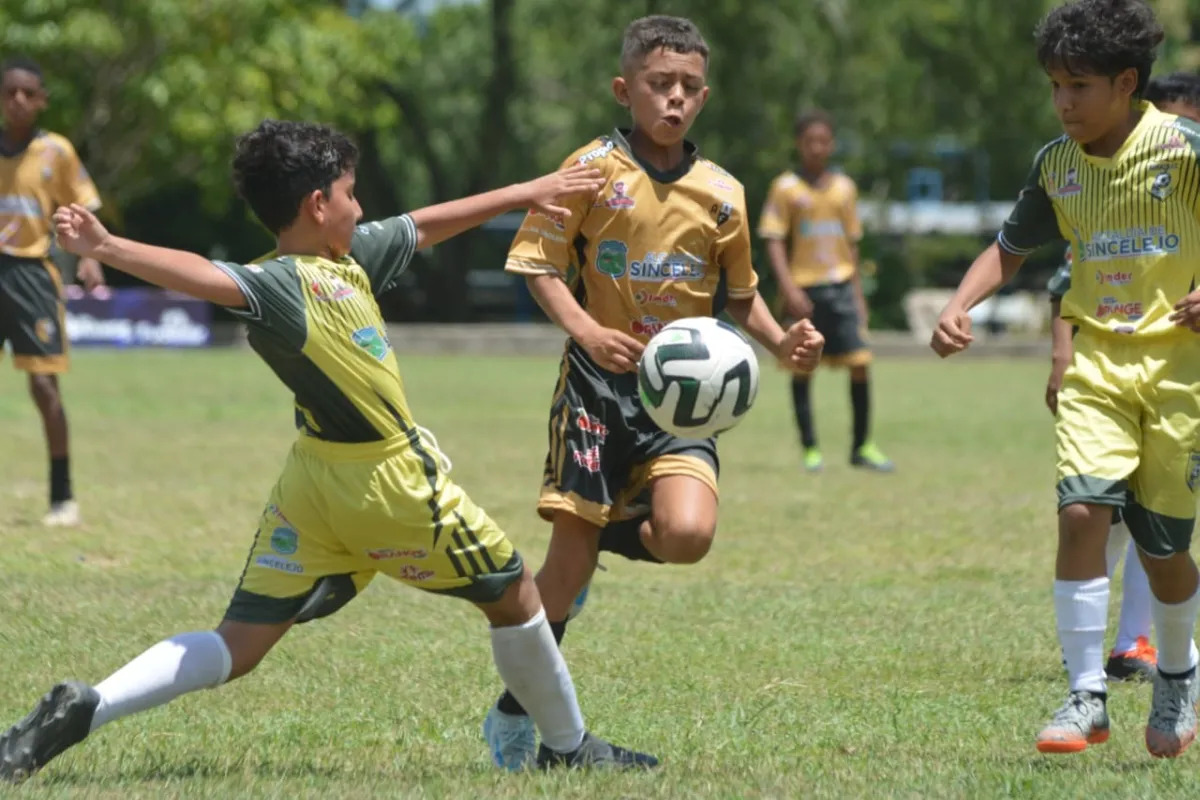 Avanzaron a 'semis' del Baby Fútbol