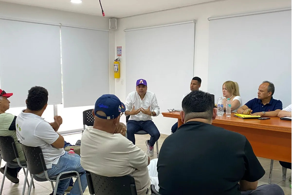Aldemar Alfaro lidera reunión con directivos de Invías: busca tarifa diferencial para taxistas de Sincelejo
