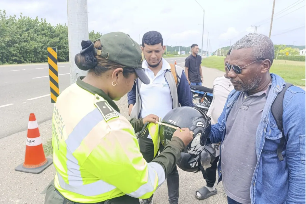 Policía Nacional activa dispositivo especial por puente festivo de “San Pedro y San Pablo” en las vías de Bolívar