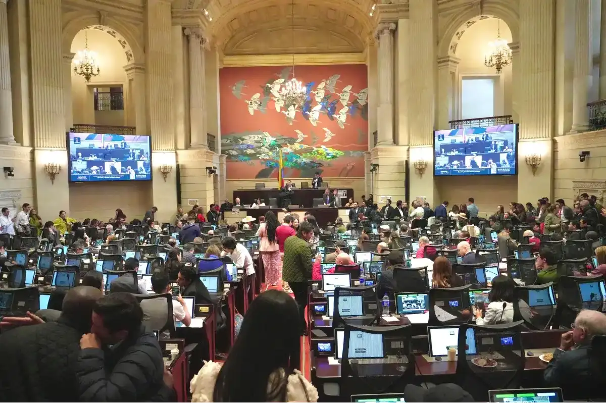 Oposición no participó en debate