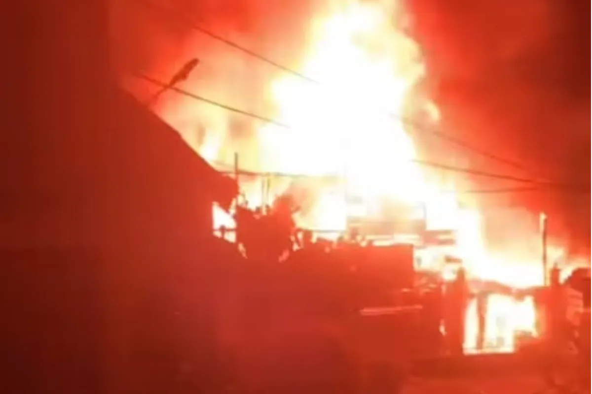 Incendio dejó 18 casas destruidas en Pereira