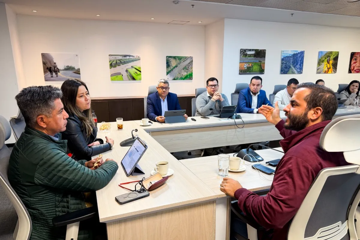 Gobernador de Córdoba le hace seguimiento a proyectos estratégicos del sector transporte en el departamento