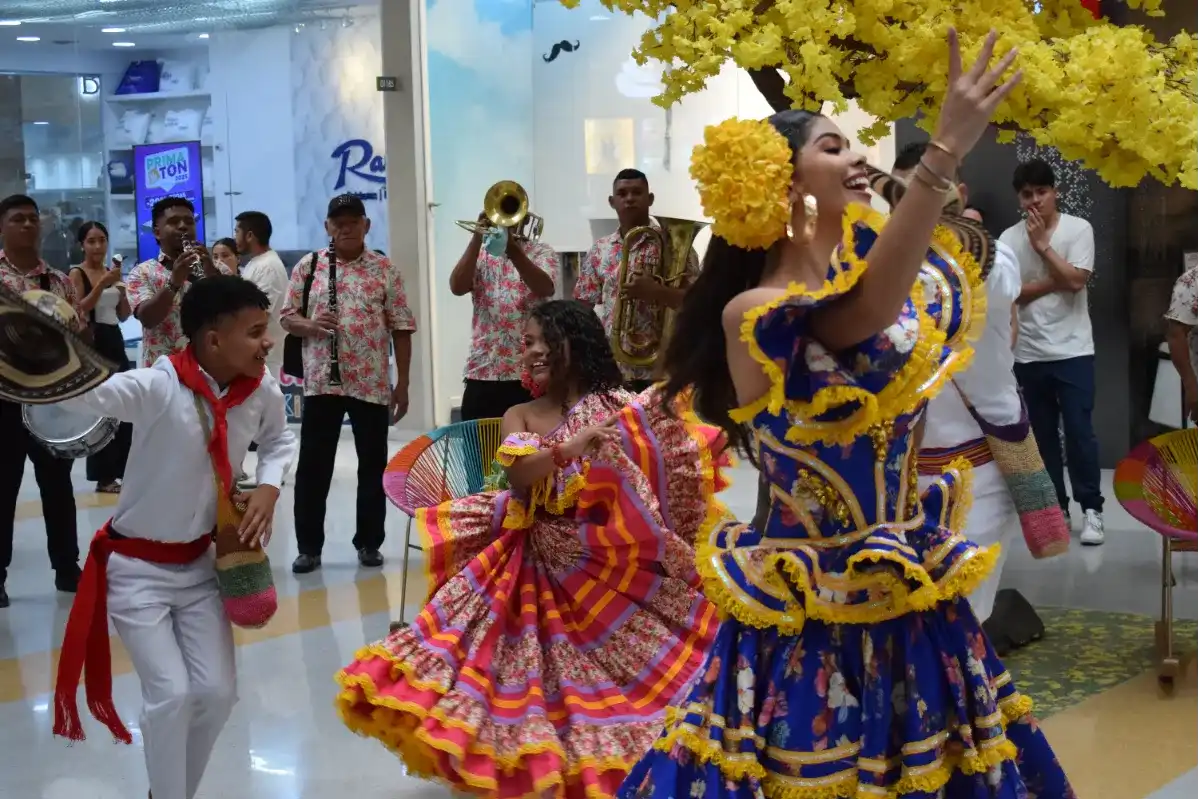 Todo fue baile y alegría en el lanzamiento del Encuentro Cultural la Pollera Colorá de Sincé