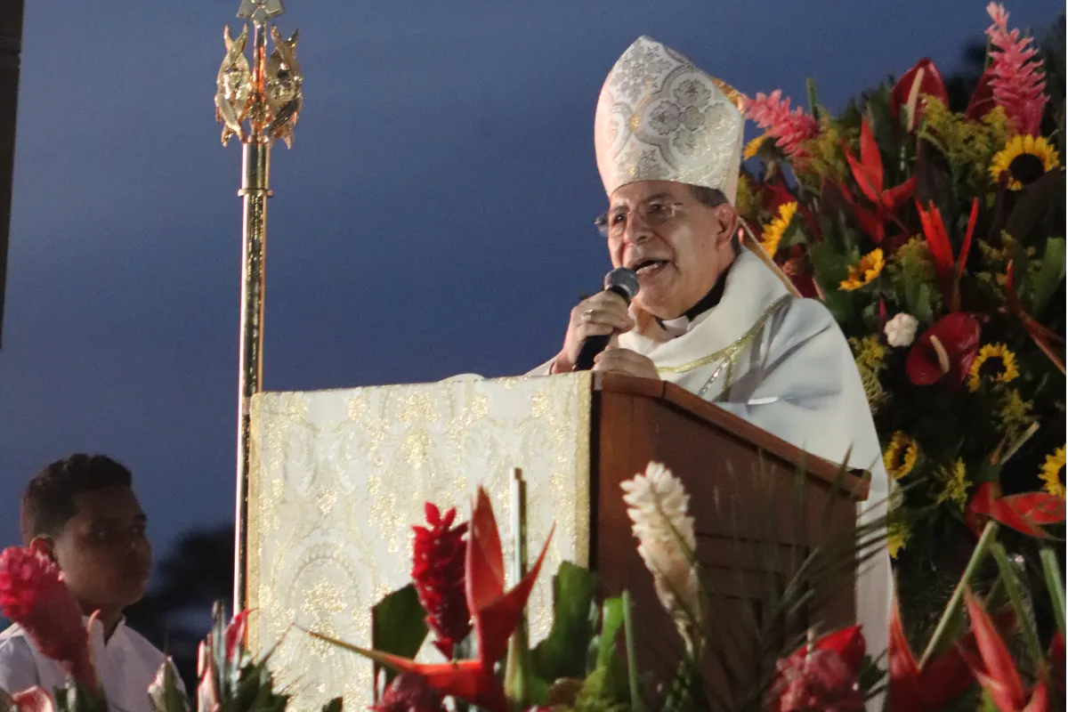 Feligreses despidieron a Monseñor Rolón